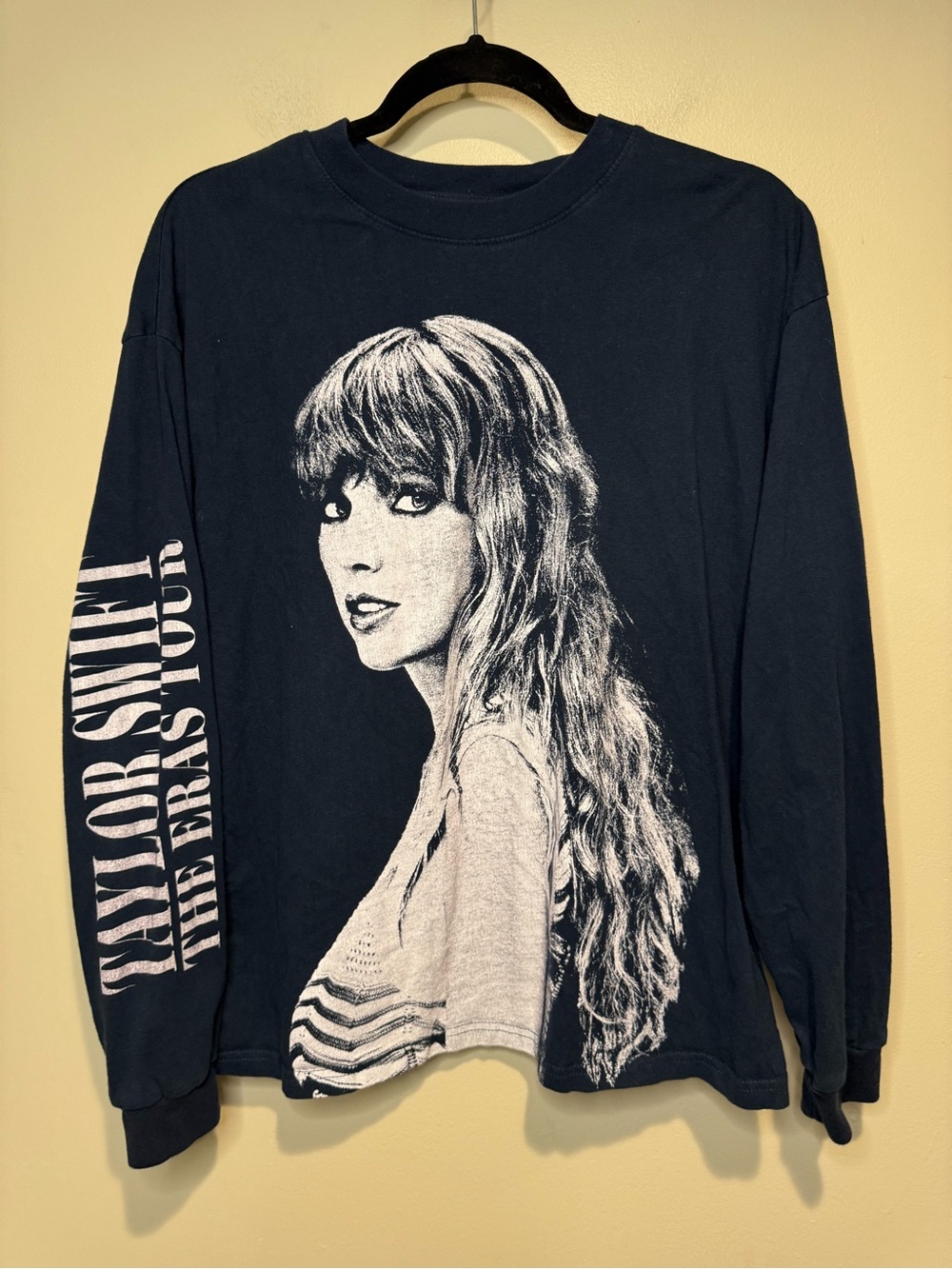 Taylor Swift The Eras Tour OFFICIAL Navy Long Sleeve Photo Shirt medium